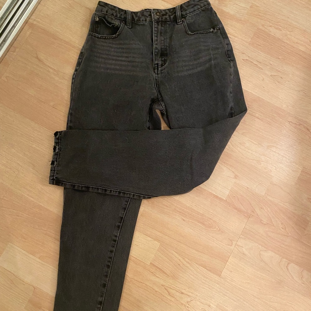 Princess Polly High Rise Mom Jeans Size 4!